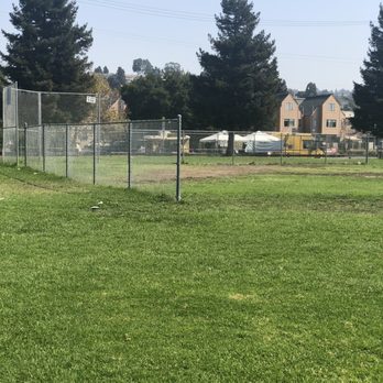 Verdese Carter Park - Looks like b ball but no base paths.. - Parks Near Me - Oakland, California Verdese Carter Park - Looks like b ball but no base paths.. - Parks Near Me - Oakland, California