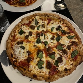 Villa di Como Ristorante - Margherita with Sausage - Italian Near Me - Albany, New York Villa di Como Ristorante - Margherita with Sausage - Italian Near Me - Albany, New York