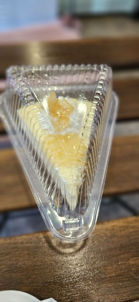 Jiro Cafe & Bakery