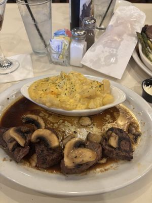 Lucky's Steakhouse by null