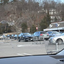 Stop & Shop - Carts will hit your car