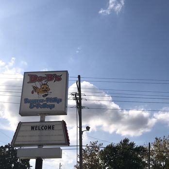 Do-B's - Sign outside - Cheesesteaks Near Me - Emporia, Kansas Do-B's - Sign outside - Cheesesteaks Near Me - Emporia, Kansas