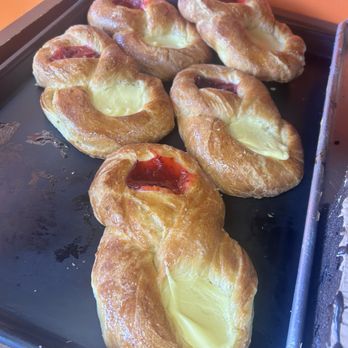Azteca Bakery - Bakeries Near Me - Wallingford, Connecticut