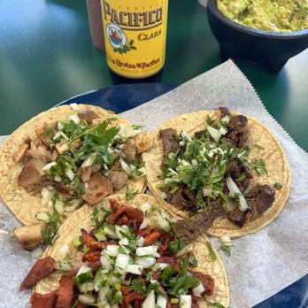 El Burrito Amigo - Al pastor, carne asada and pollo tacos - Mexican Near Me - Franklin Park, Illinois El Burrito Amigo - Al pastor, carne asada and pollo tacos - Mexican Near Me - Franklin Park, Illinois