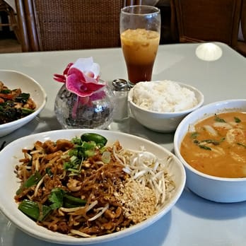Simply Thai - From left: Pad Prik King, Pad Thai w/chicken and Seafood Sampler - Thai Near Me - Keller, Texas