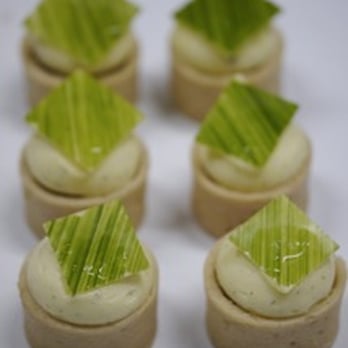 Le Macaron - apple tart vanilla cream - Macarons Near Me - Key Biscayne, Florida