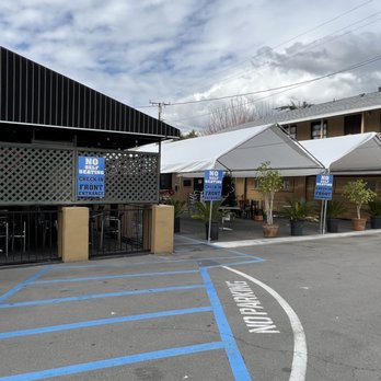 Le Roy's Restaurant - Outside seating - Diners Near Me - Monrovia, California Le Roy's Restaurant - Outside seating - Diners Near Me - Monrovia, California