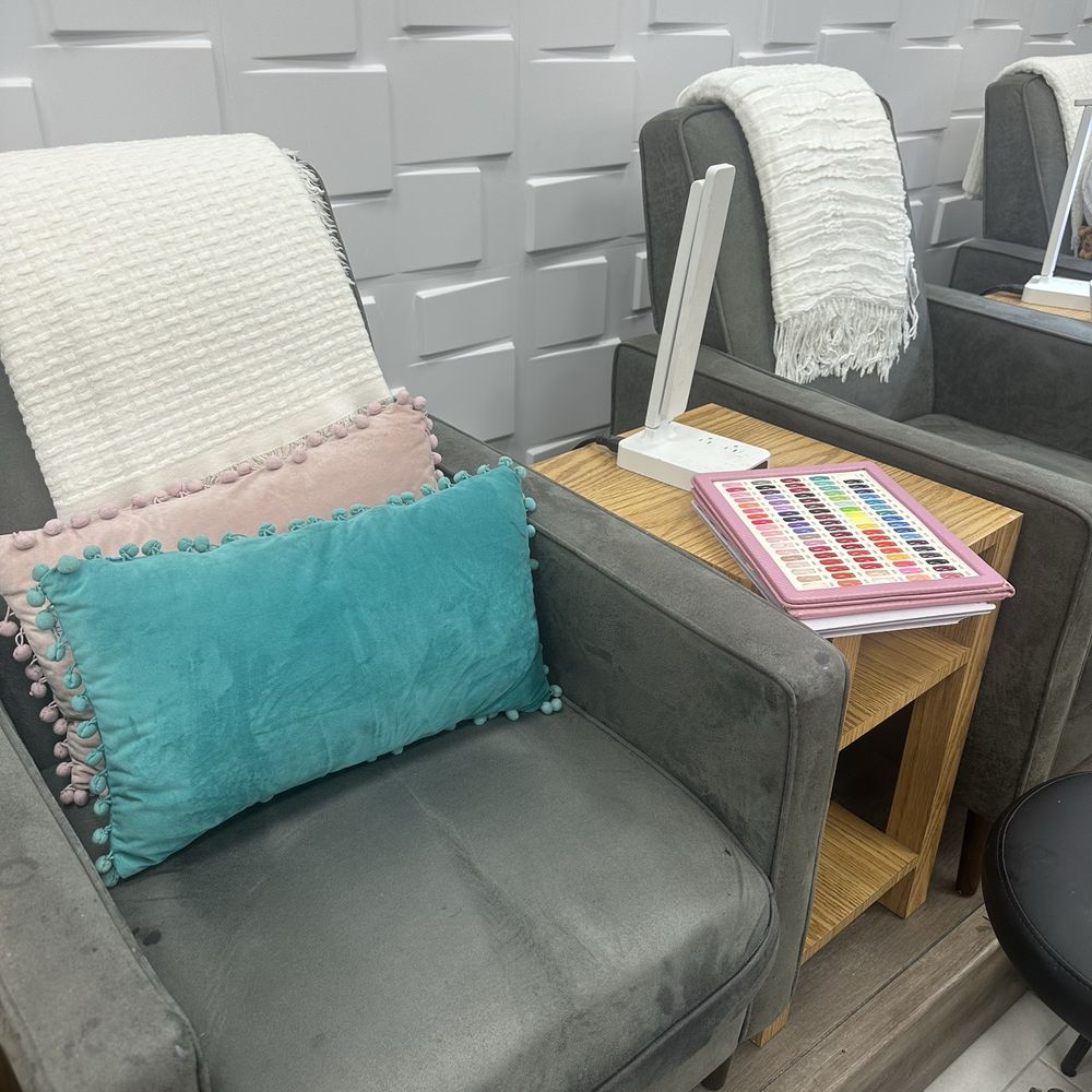 Trill Nail Parlor - Extra pillows for comfort - Nail Salons Near Me - Bellflower, California Trill Nail Parlor - Extra pillows for comfort - Nail Salons Near Me - Bellflower, California
