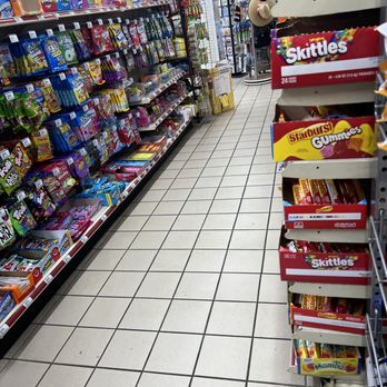 Rocky Top Markets - a grocery store aisle - Convenience Stores Near Me - Cleveland, Tennessee