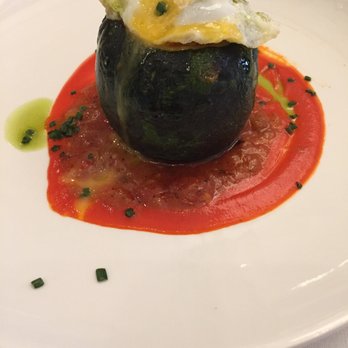 La Paloma - Calabacin relleno con huevo de codorniz. Los viajes de D. Mariano dan buen provecho a los comensales. Un nuevo acierto - Modern European Near Me - Madrid, M