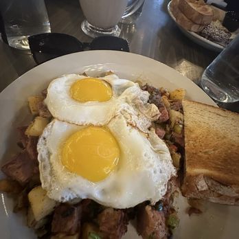 Silo Social - Smoked corned beef hash - Coffee & Tea Near Me - Rochester, New York Silo Social - Smoked corned beef hash - Coffee & Tea Near Me - Rochester, New York