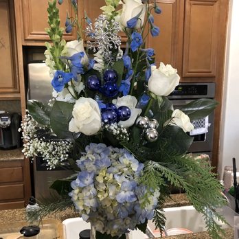 Hilton's Flowers - Frozen-themed bouquet after my wife put it in a vase - Florists Near Me - Highland, California Hilton's Flowers - Frozen-themed bouquet after my wife put it in a vase - Florists Near Me - Highland, California
