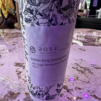 Rose Tea Lounge - Golden oolong milk tea - Bubble Tea Near Me - Sacramento, California