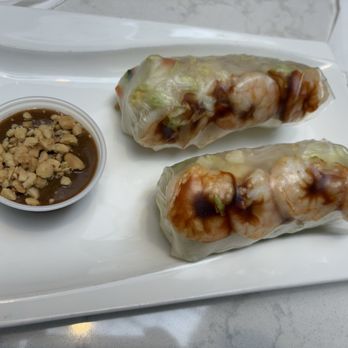 Hot Chopsticks Kitchen - No grilled marks on the Grilled Shrimps Springroll (Goi Cuon Tom Nuong) - Vietnamese Near Me - Oklahoma City, Oklahoma