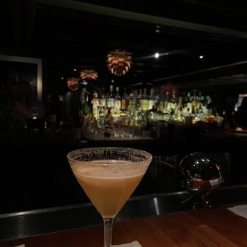 Houston's Restaurant - Lemon drop - Steakhouses Near Me - Pasadena, California Houston's Restaurant - Lemon drop - Steakhouses Near Me - Pasadena, California