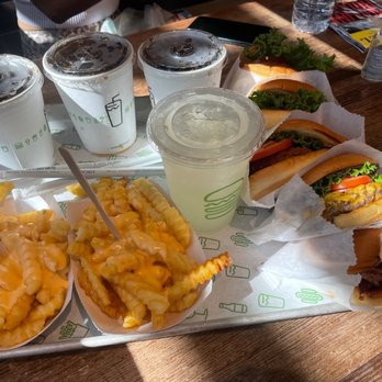 Shake Shack 6201 Hollywood - Hollywood & Gower - Burgers Near Me - Los Angeles, California Shake Shack 6201 Hollywood - Hollywood & Gower - Burgers Near Me - Los Angeles, California