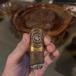 East End Social Club - Rocky Patel Gold Label