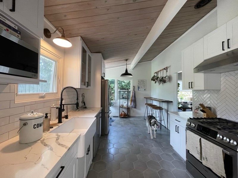 Slide of A&R ADU & Construction