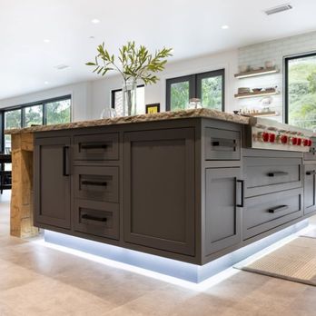 Haynes Cabinet Design - Classic Style Modern Face Frame Cabinetry with Inset Shaker Doors, Featuring Premium Baked on Painted Finish and Reclaimed Wooden Posts - Cabinetry Near Me - Costa Mesa, California Haynes Cabinet Design - Classic Style Modern Face Frame Cabinetry with Inset Shaker Doors, Featuring Premium Baked on Painted Finish and Reclaimed Wooden Posts - Cabinetry Near Me - Costa Mesa, California
