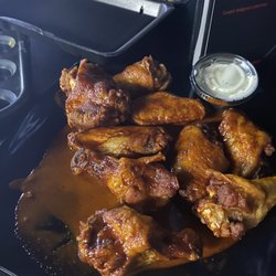 Zingales Billiards & Sports Bar - Nashville Hot wings and fries