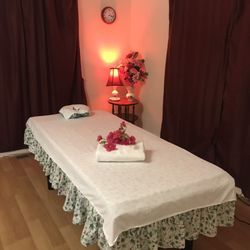 Chinese Dream Massage - Massage table in treatment room