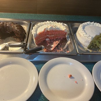 New Jade Buffet - Cakes section ( to stay away from) - Chinese Near Me - Owosso, Michigan