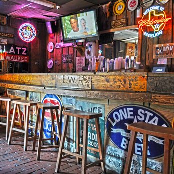 Dixie Chicken - sat night 1am drunk sesh here - American Near Me - College Station, Texas