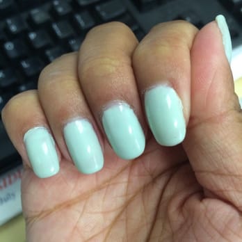 Lynn Nails - You can't see that close, but there are also a lot of air bubbles on my nails - Nail Salons Near Me - San Leandro, California