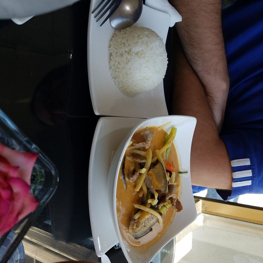Bree Thai Restaurant - Red curry - Thai Near Me - Chicago, Illinois Bree Thai Restaurant - Red curry - Thai Near Me - Chicago, Illinois