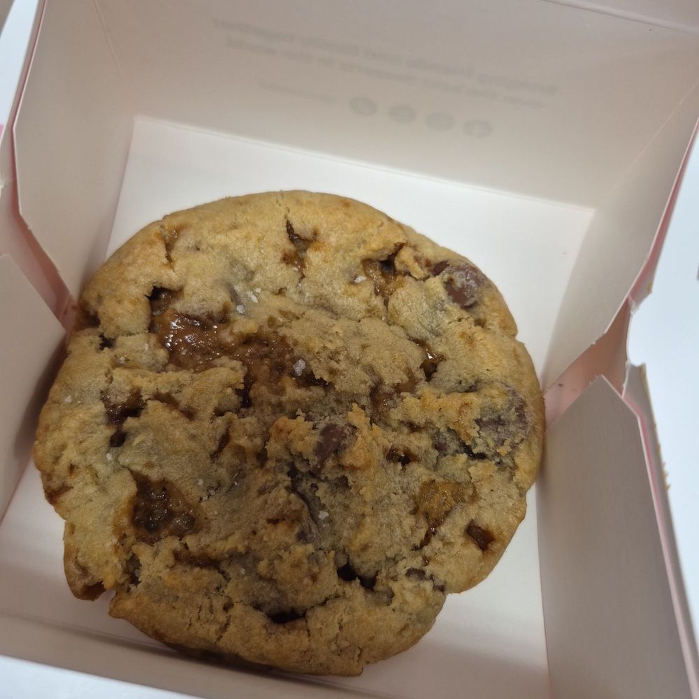 Crumbl - Keystone Shoppes - Toffee sea salt with choc chips - Bakeries Near Me - Indianapolis, Indiana Crumbl - Keystone Shoppes - Toffee sea salt with choc chips - Bakeries Near Me - Indianapolis, Indiana