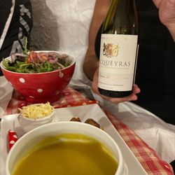 Le Patio - Soup, salade, Vacqueyras!