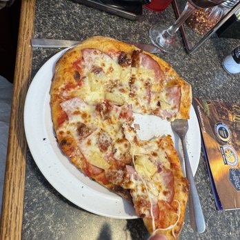 Brittany's Brick Oven Pizza - Hawaiian Pizza - Pizza Near Me - Madison, Indiana Brittany's Brick Oven Pizza - Hawaiian Pizza - Pizza Near Me - Madison, Indiana