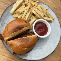 Recreation - Burger & fries