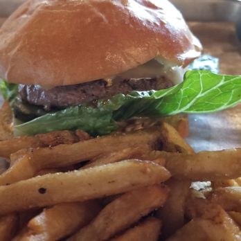 Oz. Tap House - House burger - Beer Gardens Near Me - Austin, Texas