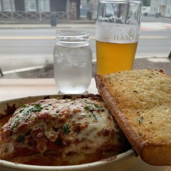 Hamblin Eatery - Lasagna and garlic bread - American Near Me - Lafayette, Oregon