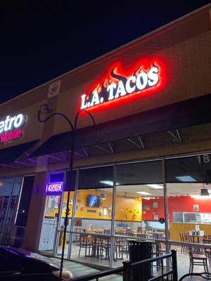 L.A. TACOS by null