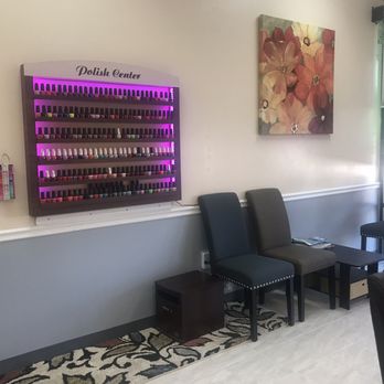 LA Nails - Waiting area - Nail Salons Near Me - Clarksville, Tennessee LA Nails - Waiting area - Nail Salons Near Me - Clarksville, Tennessee
