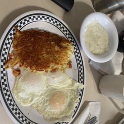 The Lunchbox - Eggs with hash browns and grits