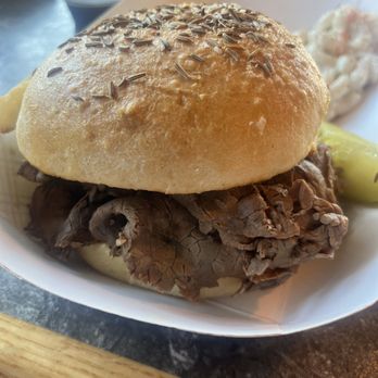 Crisp Cannoli - Beef on a Weck - Bakeries Near Me - Greenbush, New York