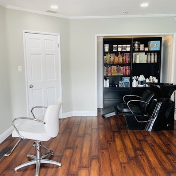 Salon Blu - New design for COVID-19 - Hair Stylists Near Me - Marina Del Rey, California Salon Blu - New design for COVID-19 - Hair Stylists Near Me - Marina Del Rey, California