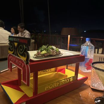 Porfirio's - Steak taco - Cocktail Bars Near Me - Cancún, ROO
