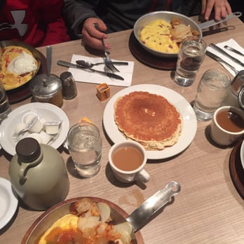 Lou Mitchell's - Breakfast & Brunch Near Me - Chicago, Illinois