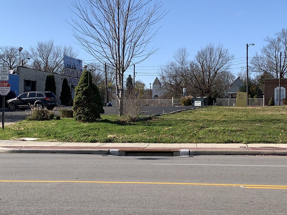 DOWNTOWN LAUNDROMAT Updated October 2024 1035 S Main St, Akron