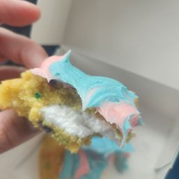 Cotton candy cookie with cream filling Cotton candy cookie with cream filling