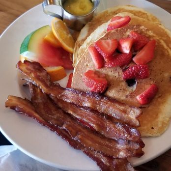Avenue Restaurant - Lemon and Blueberry pancakes - New American Near Me - Clayton, Missouri Avenue Restaurant - Lemon and Blueberry pancakes - New American Near Me - Clayton, Missouri