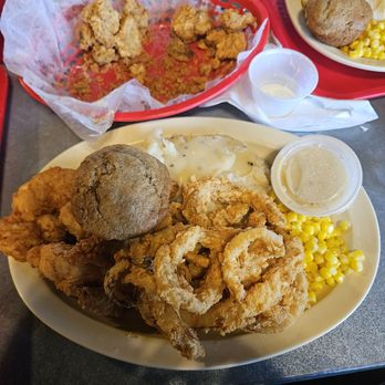 Hungry Horse Restaurant - American Near Me - Boerne, Texas