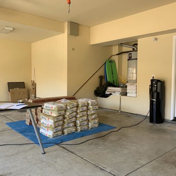 TRI-CITY Turf - At the start of the project for building a garage gym. - Artificial Turf Near Me TRI-CITY Turf - At the start of the project for building a garage gym. - Artificial Turf Near Me