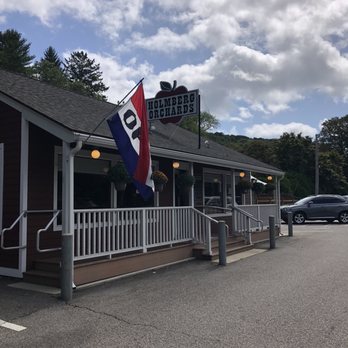 Holmberg Orchards - Fruits & Veggies Near Me - Gales Ferry, Connecticut