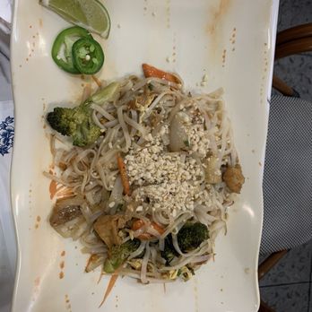 Iron Grill - Pad Thai with veggies - Mongolian Near Me - Lufkin, Texas