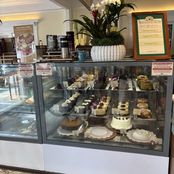 Urth Caffe - Inside dessert counter - Coffee & Tea Near Me - Laguna Beach, California Urth Caffe - Inside dessert counter - Coffee & Tea Near Me - Laguna Beach, California